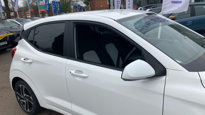 Hyundai i10 1.0 MPi Premium 5dr Petrol Hatchback